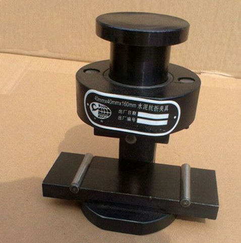 混凝土抗折夹具的安装示意图(图2)