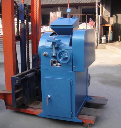 200乘125 II 对辊破碎机.jpg