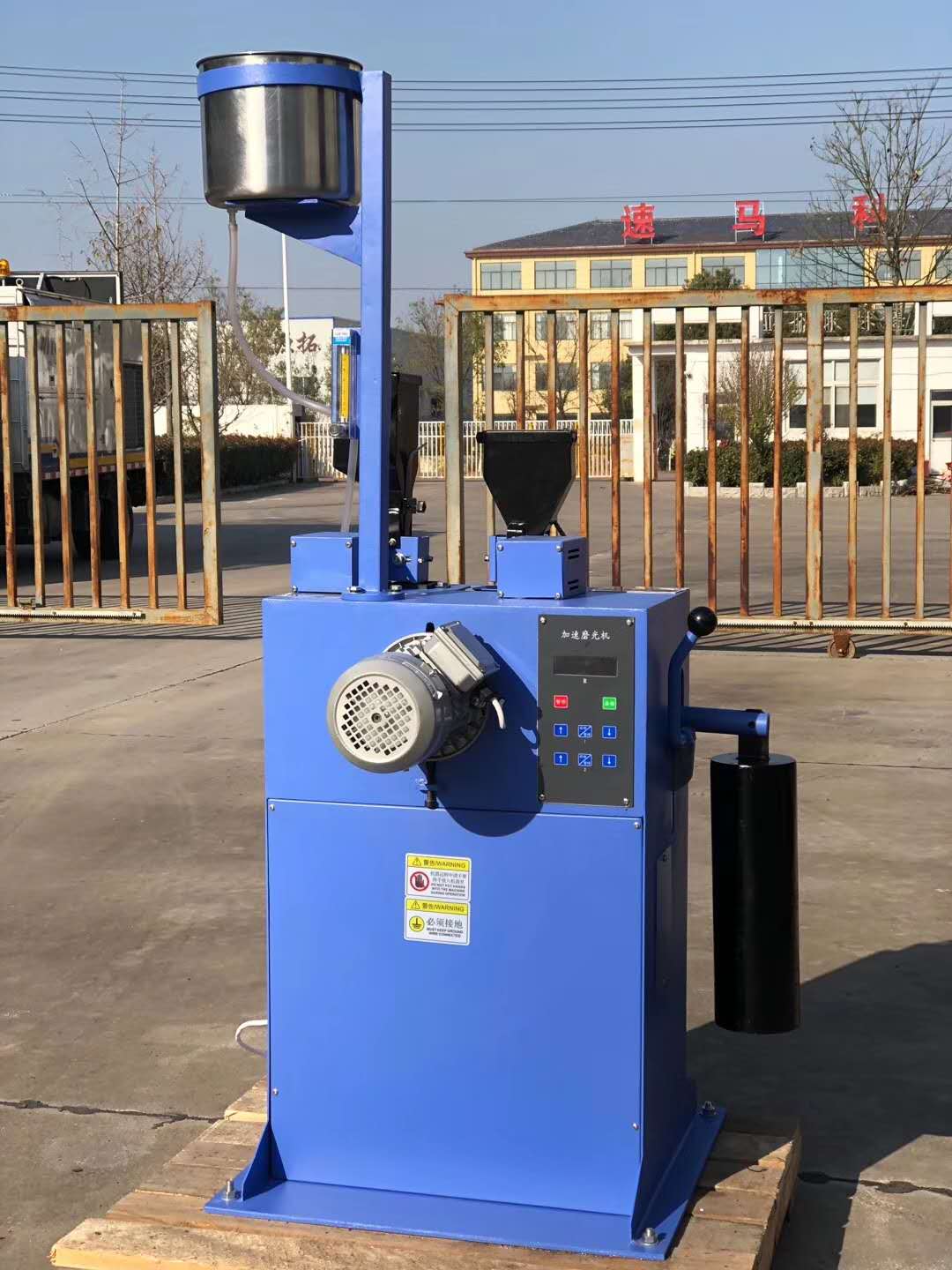 路面集料加速磨光机试件安装 橡胶轮的拆换(图1)