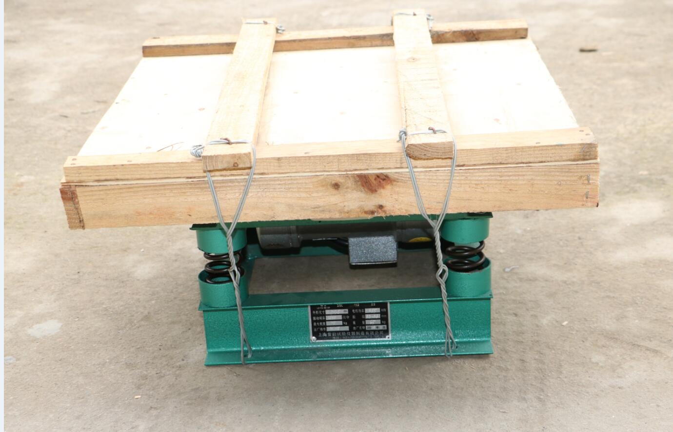 混凝土振动台使用过程中需要注意的事项(图1)